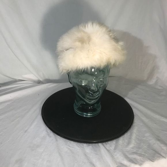 Vintage 1960s Facinator White Fluffy Fur Women Hat - Picture 1 of 8